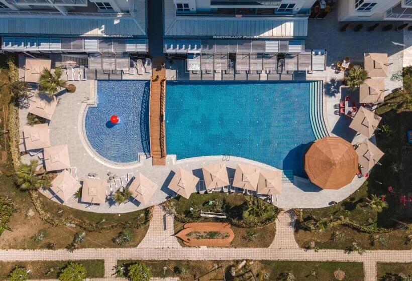 בית מלון כפרי Tirana Resort Radhime