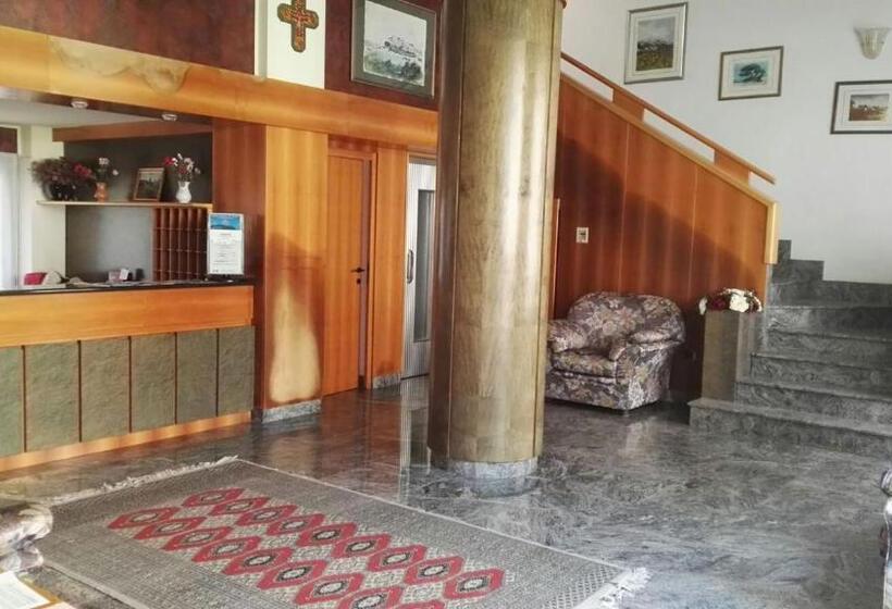 Majestic Suite