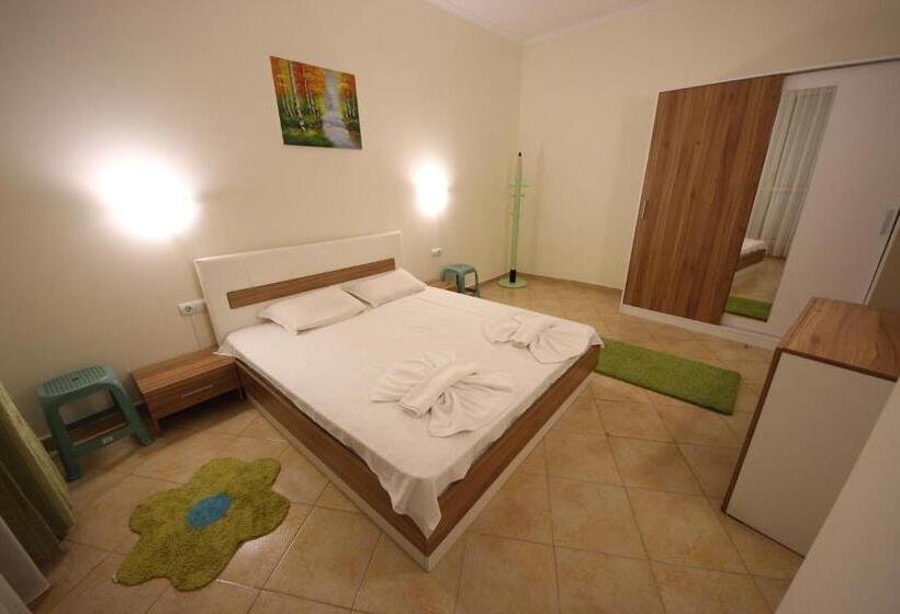 Menada Negresco Apartments