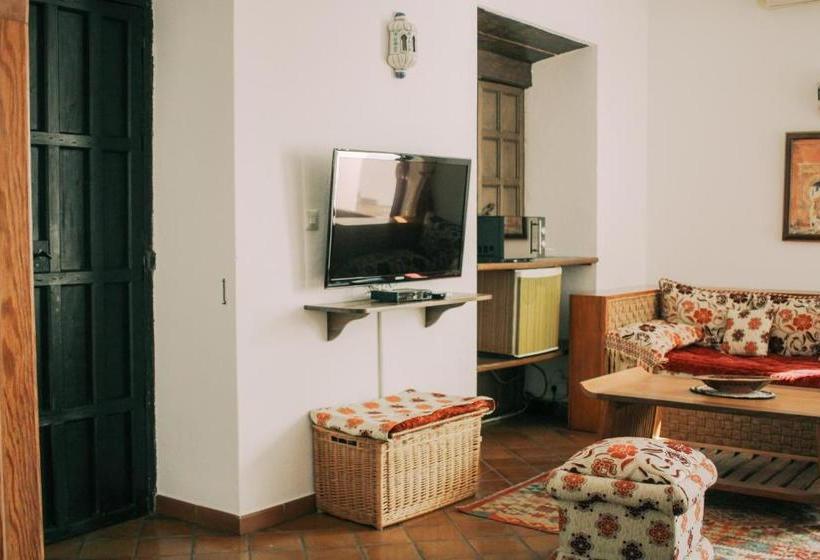 ペンション La Duquesa Guest House