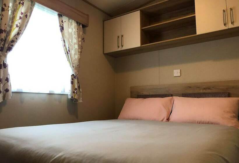منتجع Towervans Caravan Park