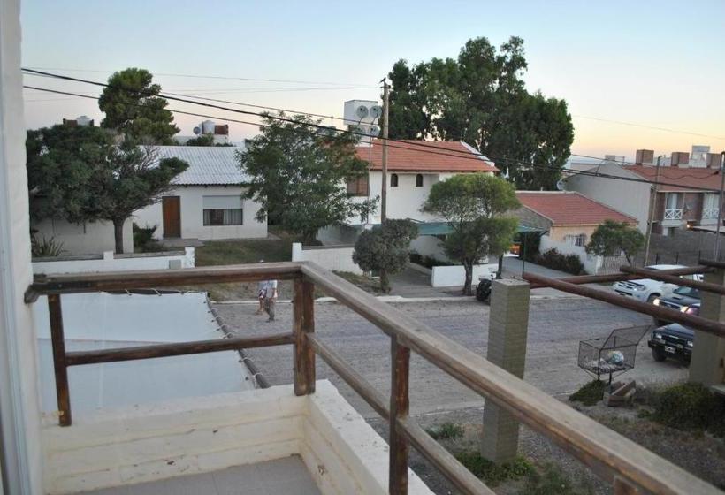 Ruca Kiñe Hostel