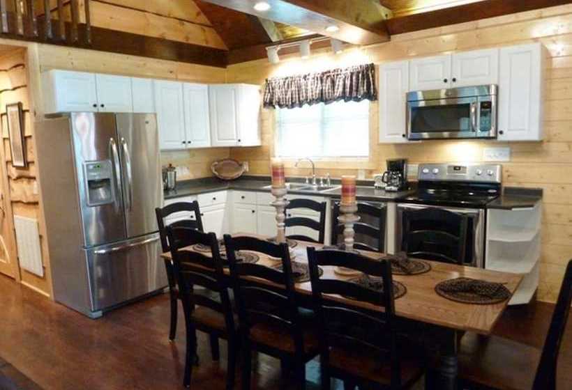 A_pebble_beach_river_cabin