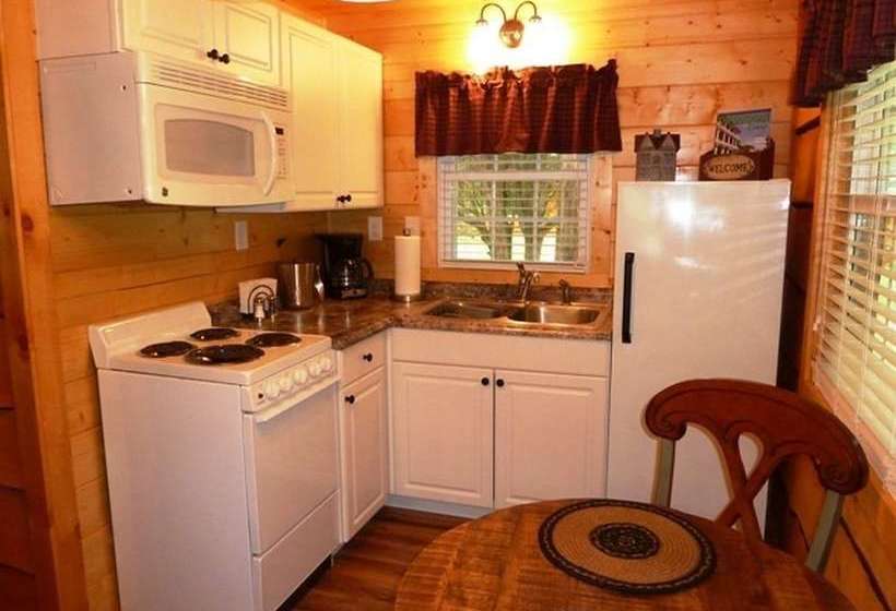 A_pebble_beach_river_cabin