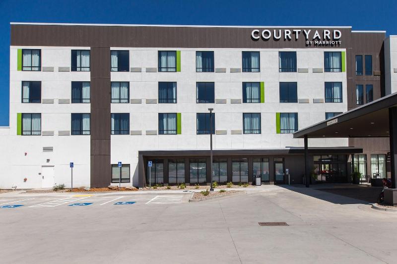 هتل Courtyard By Marriott Rapid City