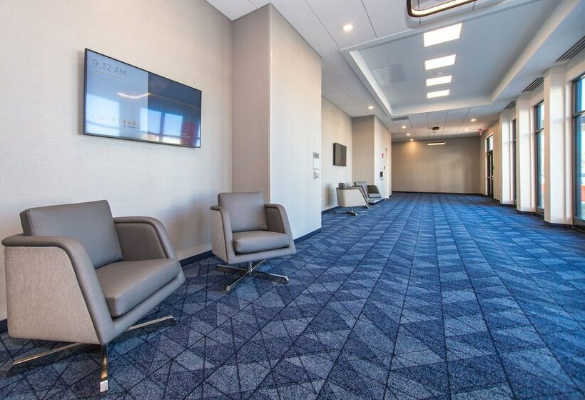 هتل Courtyard By Marriott Rapid City