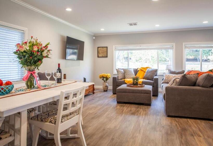 호텔 Cozy Country Cottage In Sebastopol Cottage