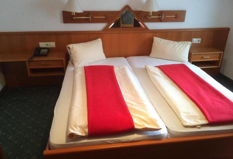 هاستل Jerolitsch