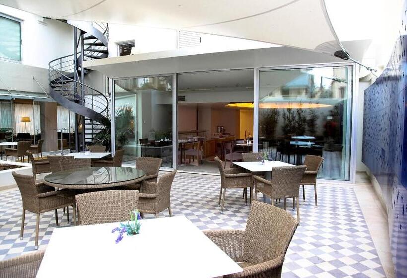 בית מלון כפרי Atrion