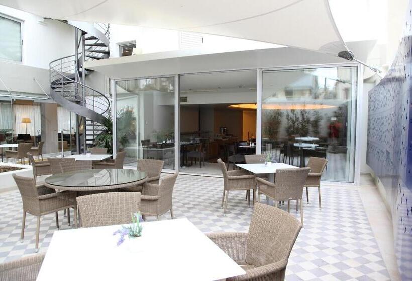 בית מלון כפרי Atrion