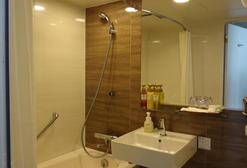 Breezbay Hotel Resort And Spa