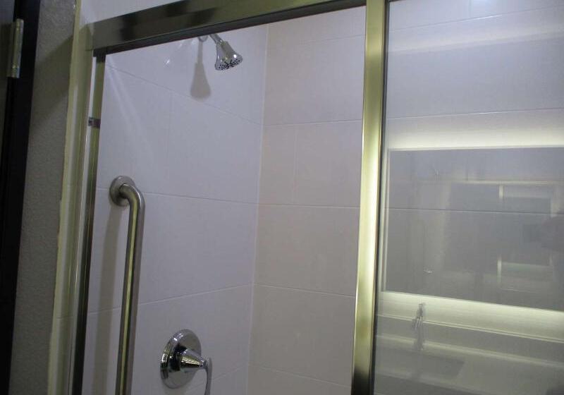 Отель Campanile Leicester