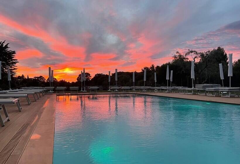 בית מלון כפרי Castel Miramonti