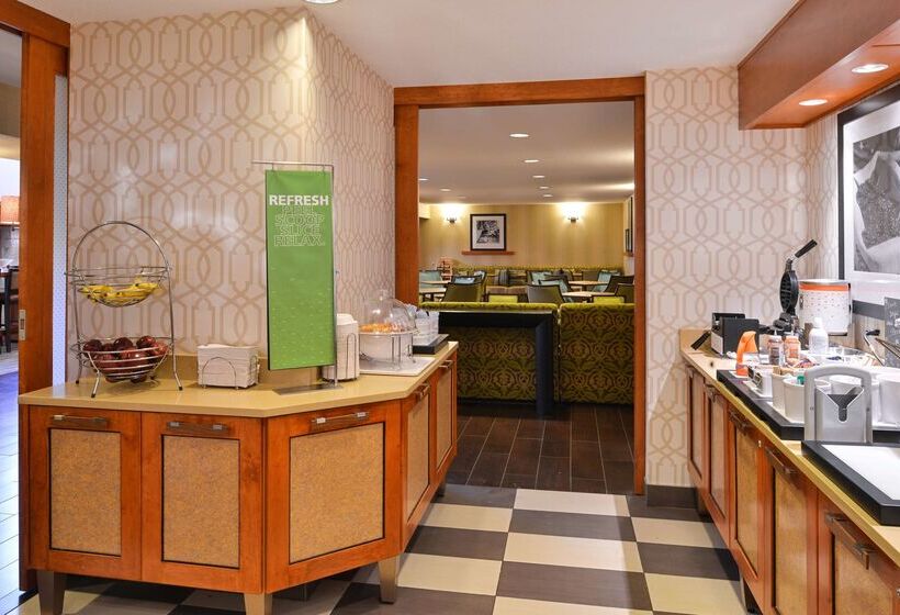 בית מלון כפרי Hampton Inn & Suites By Hilton Calgary  University Northwest