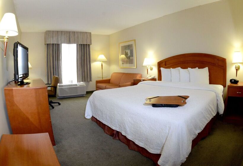 هتل Hampton Inn & Suites By Hilton Windsor