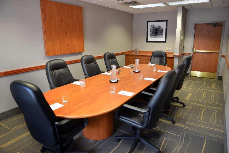 هتل Hampton Inn & Suites By Hilton Windsor