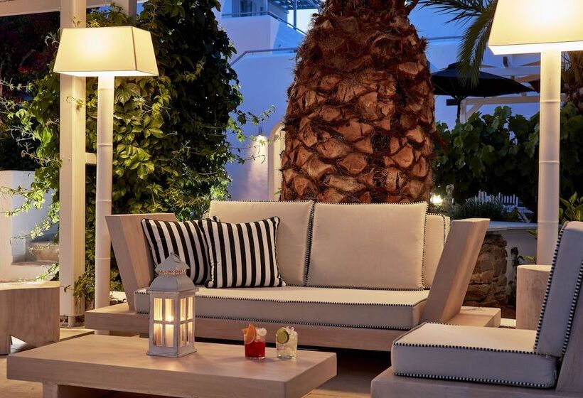 هتل Mr And Mrs White Paros