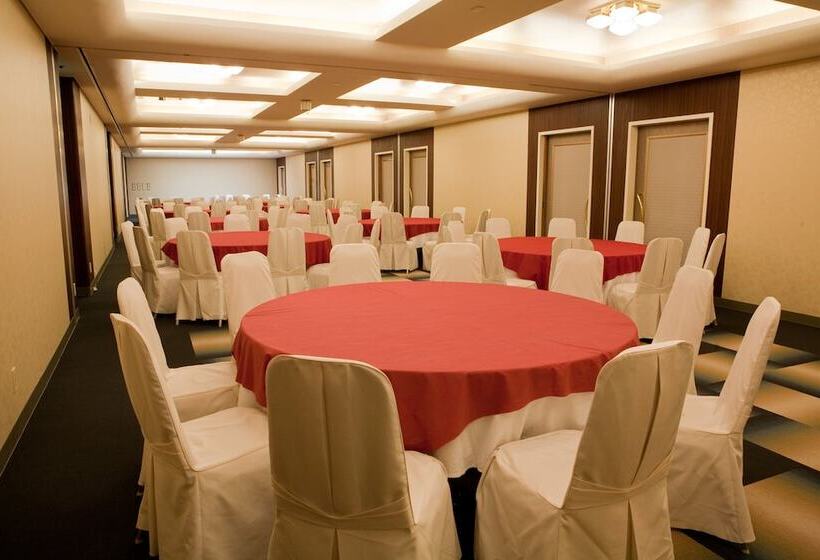 فندق Okinawa Kariyushi Beach Resort Ocean Spa