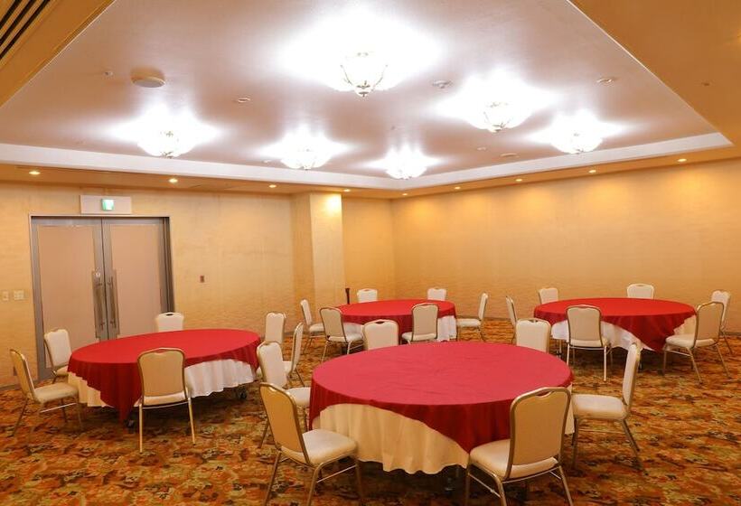 فندق Mercure Kochi Tosa Resort & Spa
