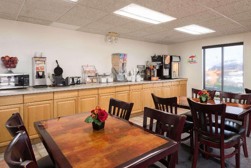 Отель Super 8 By Wyndham Miamisburg Dayton S Area Oh