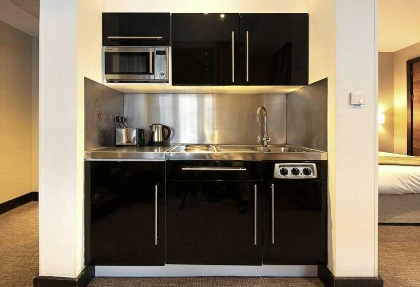 Wellington Hotel By Blue Orchid