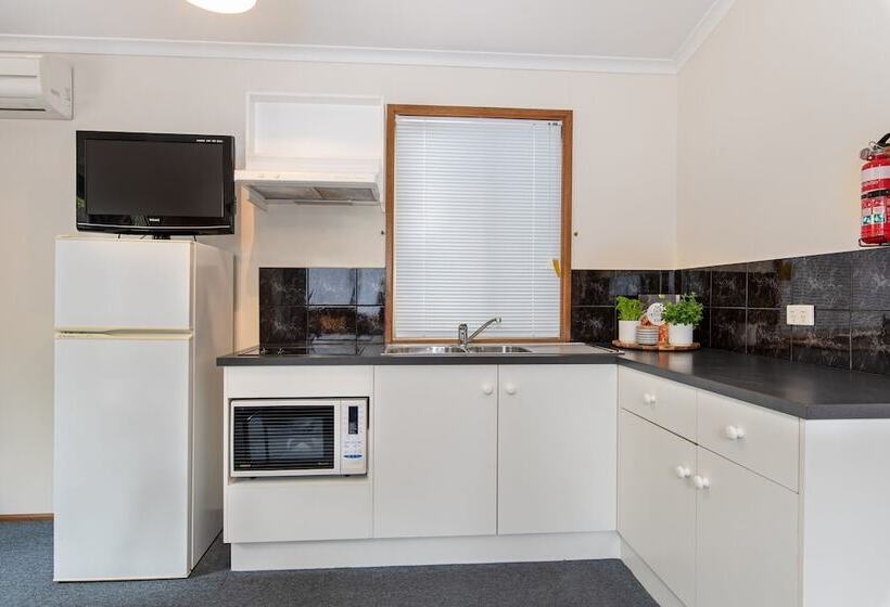 هتل Adelaide Caravan Park   Aspen Holiday Parks