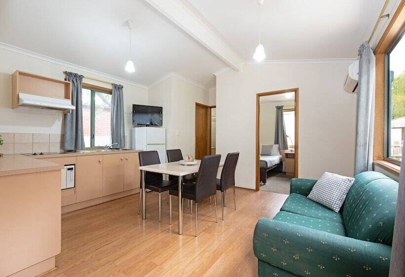 هتل Adelaide Caravan Park   Aspen Holiday Parks