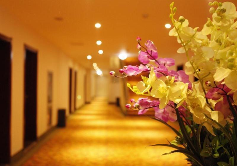 Отель Greentree Inn Zaozhuang Taishan Road Shituanxiao Express