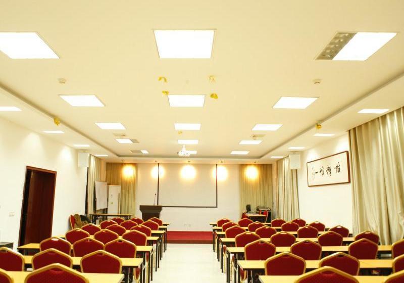 Отель Greentree Inn Zaozhuang Taishan Road Shituanxiao Express