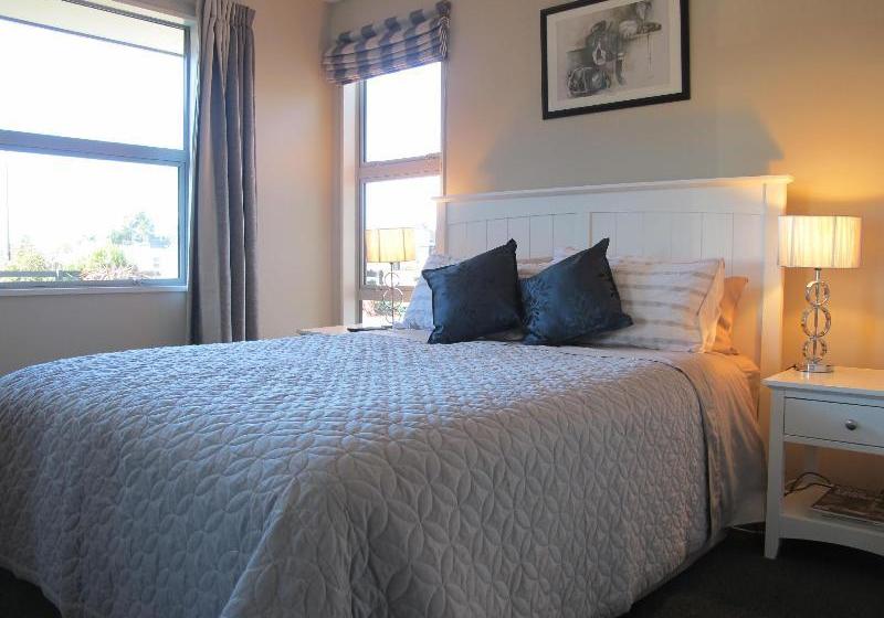 Отель Halkett Grove Bed And Breakfast
