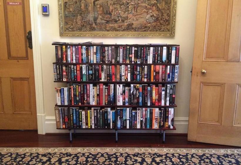 فندق Hamptons Inn Bed & Breakfast