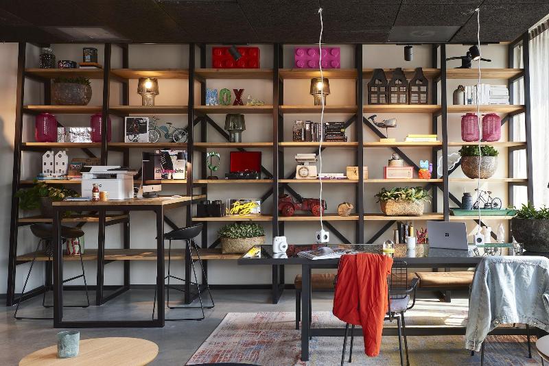 בית מלון כפרי Moxy Amsterdam Schiphol Airport