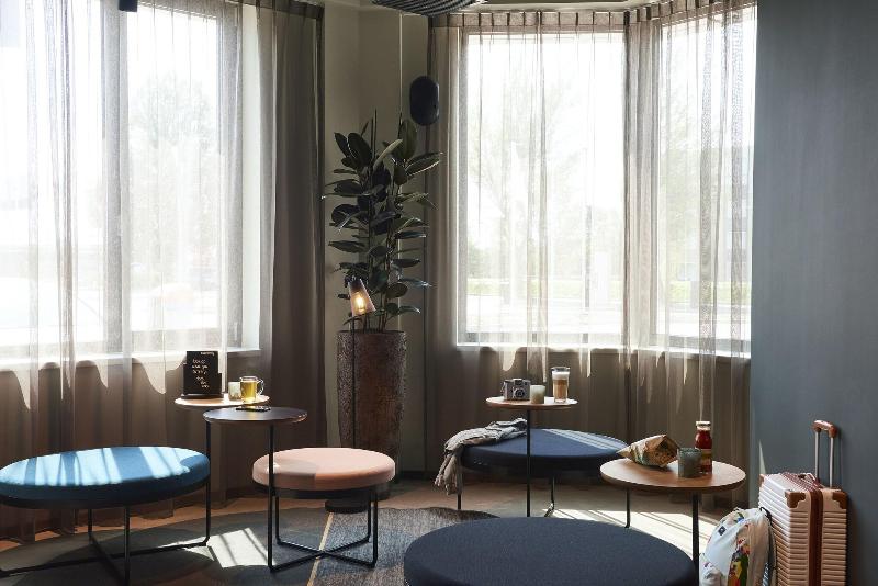 בית מלון כפרי Moxy Amsterdam Schiphol Airport