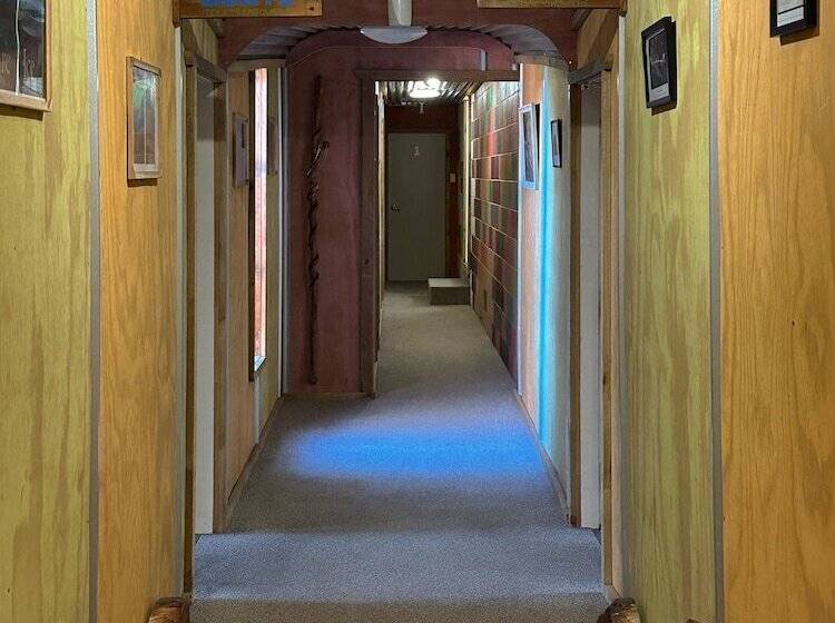 בית מלון כפרי The Crossing Lodge & Backpackers