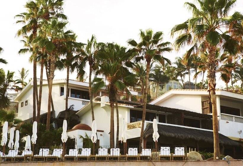 هتل Cabo Surf