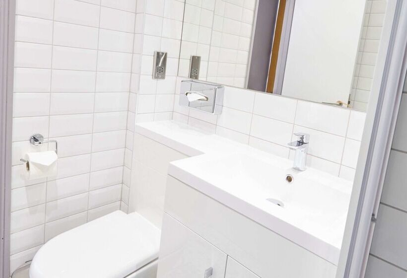 هتل Comfort Inn Victoria