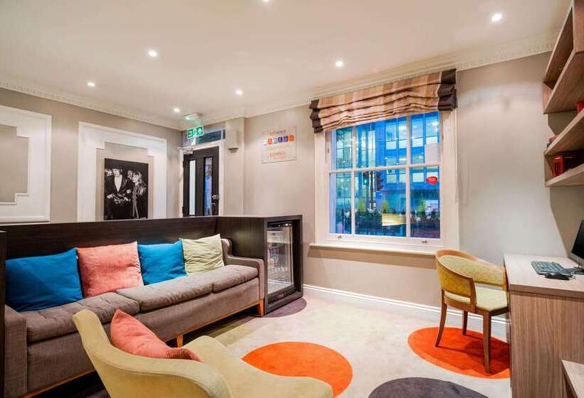 هتل Comfort Inn Victoria