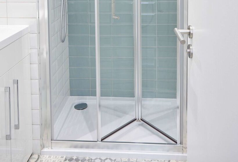 هتل Comfort Inn Victoria