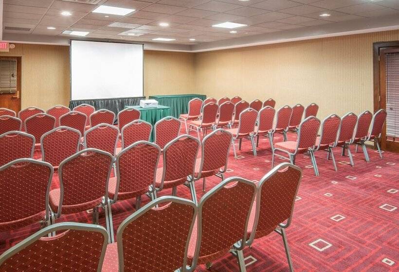 هتل Crowne Plaza Newark Airport, An Ihg