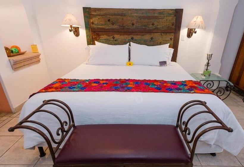 هتل El Encanto Inn & Suites
