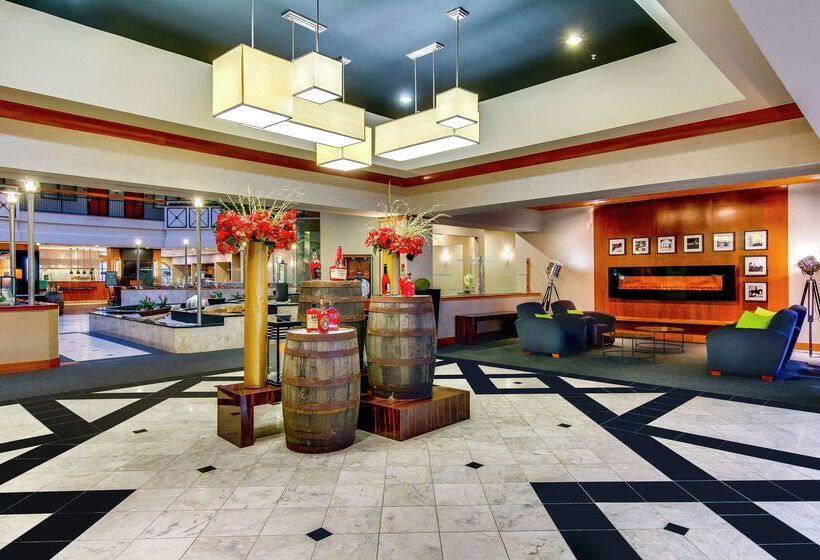 هتل Embassy Suites Louisville East