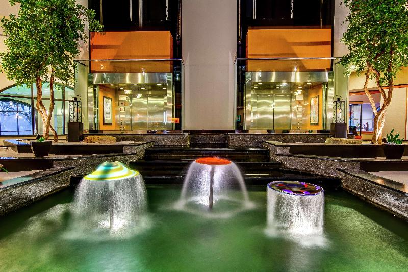 هتل Embassy Suites Louisville East