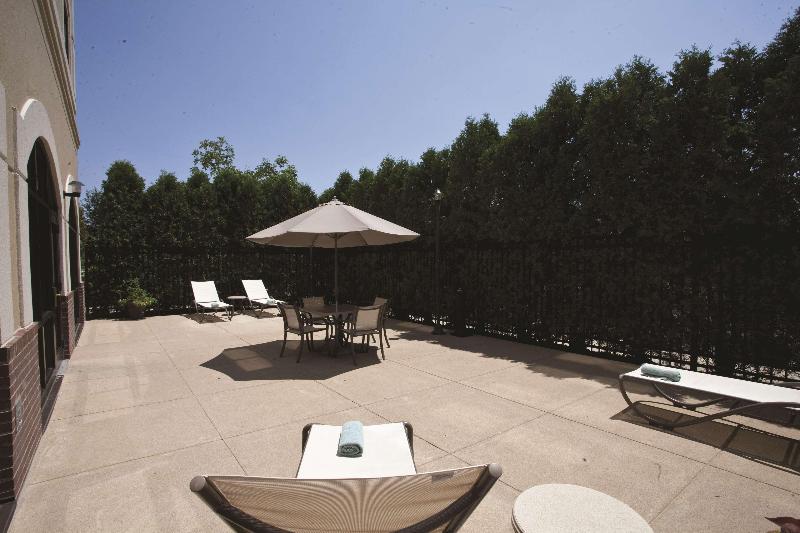 هتل Embassy Suites Louisville East