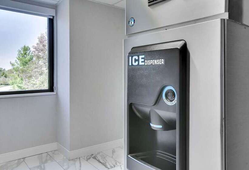 هتل Embassy Suites Louisville East