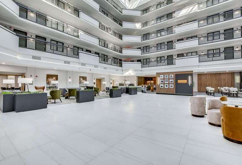 هتل Embassy Suites Louisville East