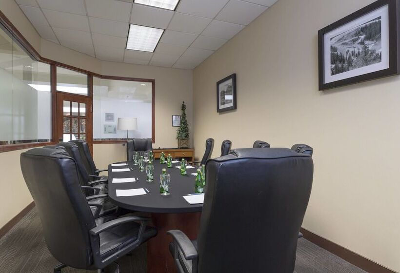 בית מלון כפרי Four Points By Sheraton Edmonton South