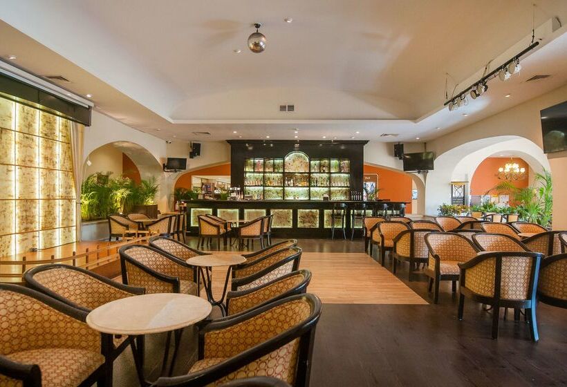هتل Gr Solaris Cancun All Inclusive