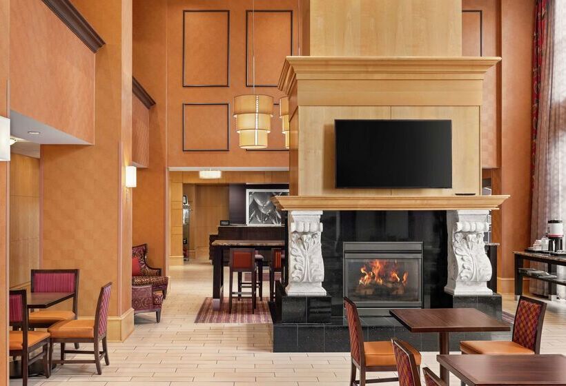 فندق Hampton Inn & Suites By Hilton Langley Surrey
