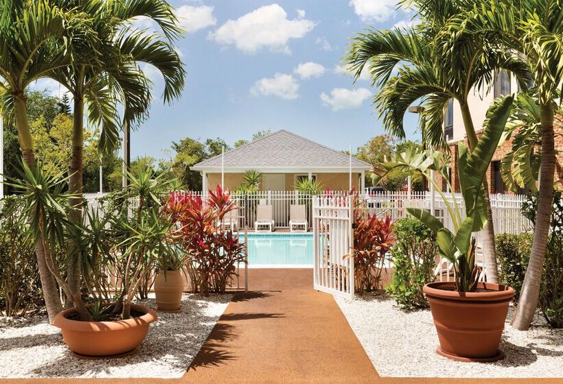 فندق Hampton Inn & Suites Tarpon Springs