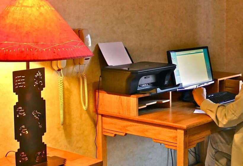 هتل Hampton Inn Taos